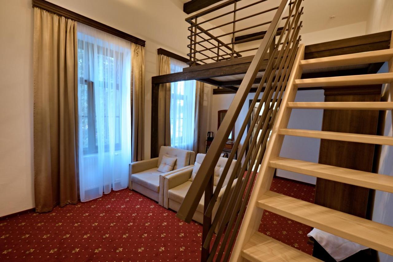 Zamek Wichterle - Hotel A Pivni Lazne Slavicin Екстериор снимка